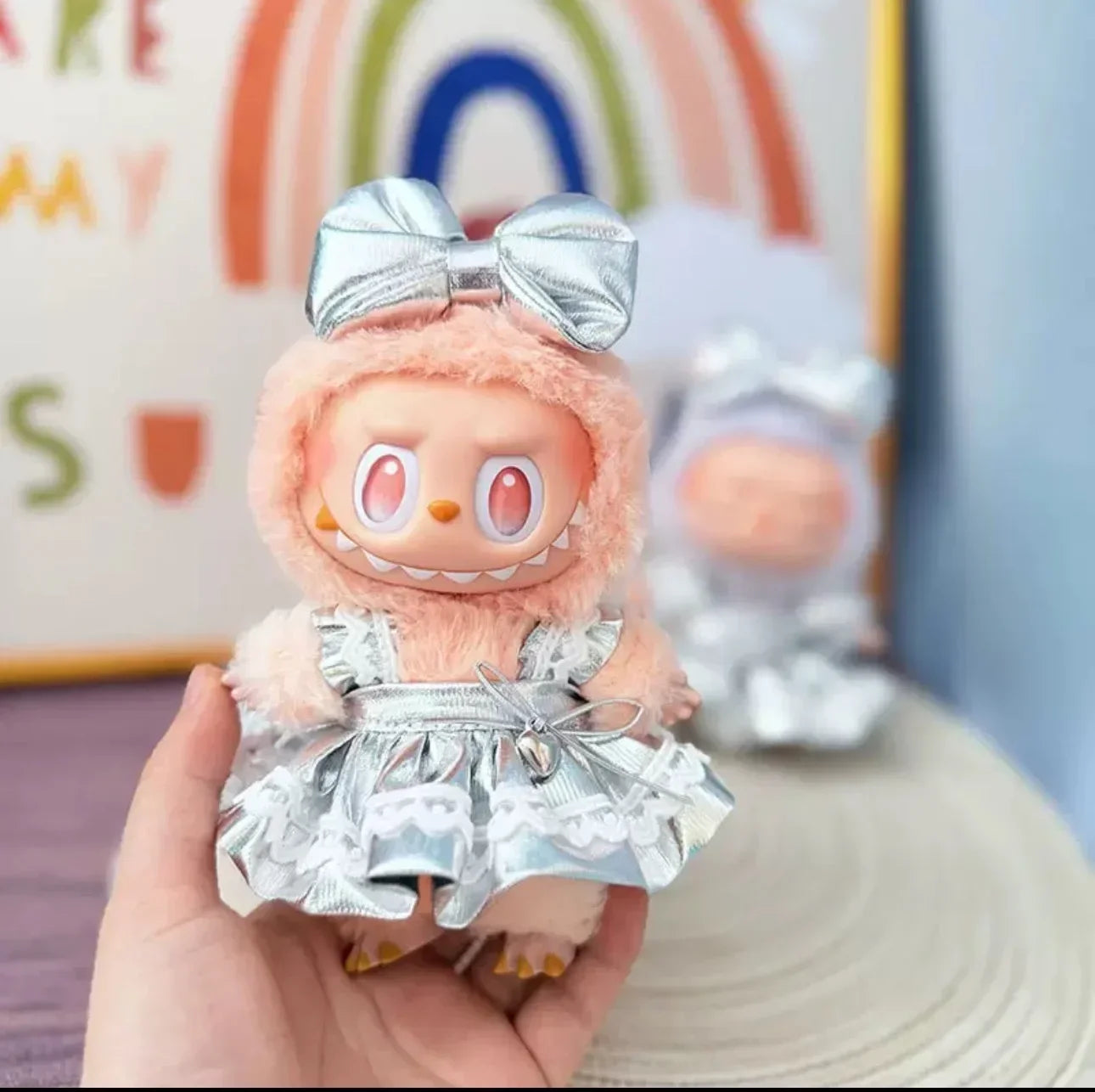 For 15-17 cm v1v2 Labubu Clothes outfit Labubu Sitting Party Bear Label Scarf Hat Bag Dolls Accessories Cute Decoration